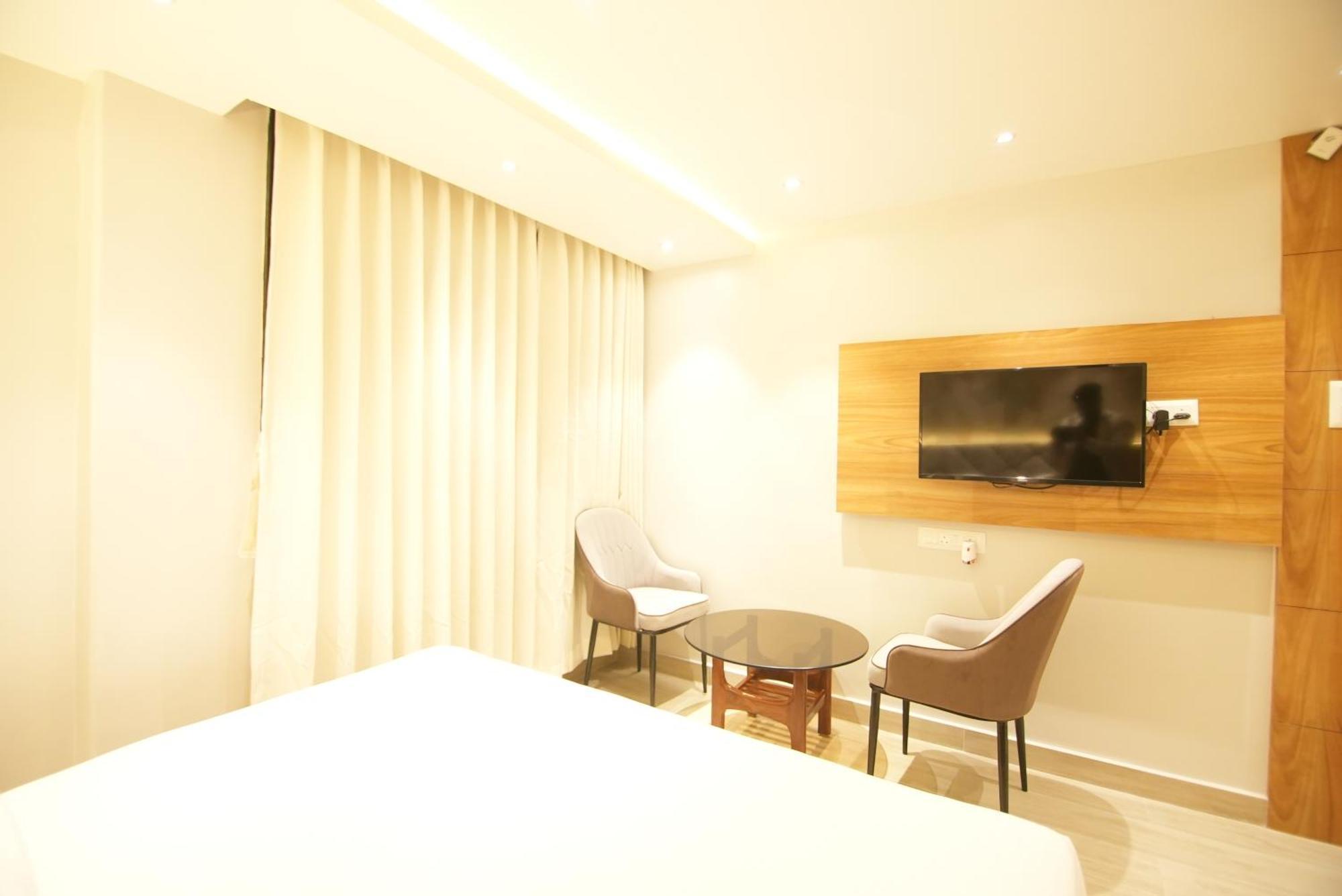 Hotel Dc Star コルカタ エクステリア 写真